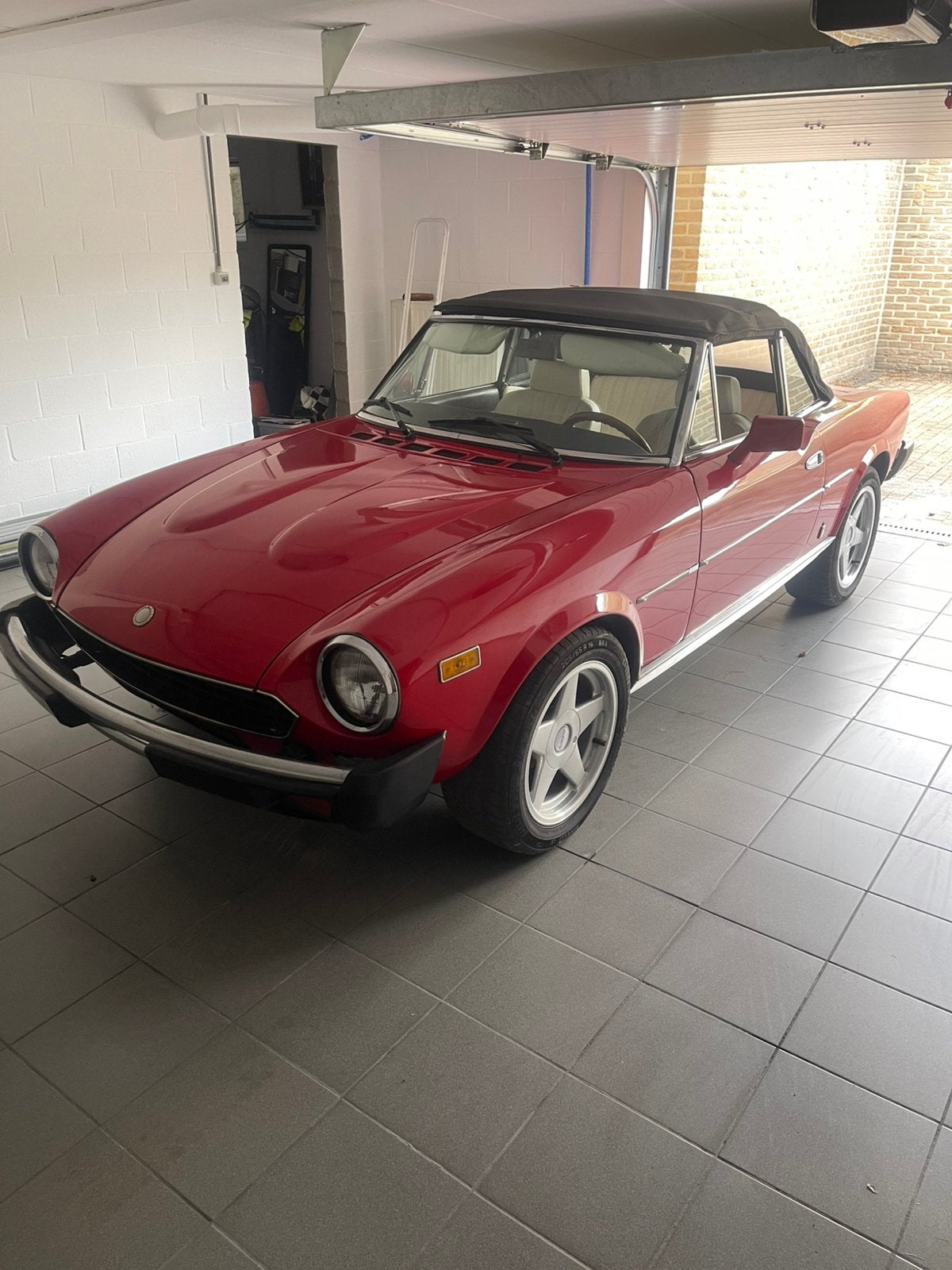Fiat 124 spider, Auto's, Oldtimers, Achterwielaandrijving, Cabriolet, Overige kleuren, Handgeschakeld