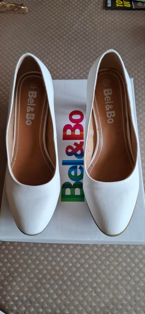 Witte schoenen,hoge haak
Maat 37
Bel&Bo, Ophalen, Schoenen