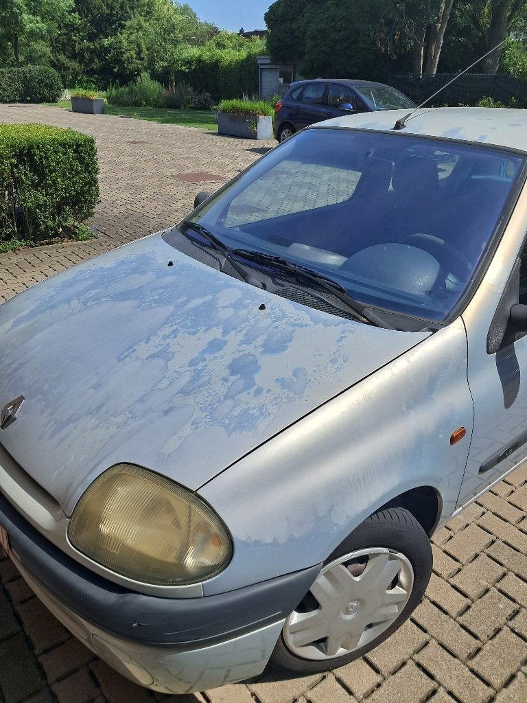Renault Clio 1,2 l trois portes année 2000 grise, Argent ou Gris, Achat, Boîte manuelle, Particulier