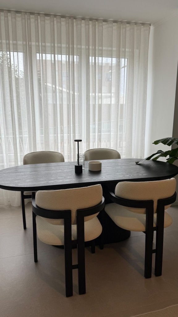 Table + 4 chaise haut de gamme, Quatre personnes, 150 à 200 cm, Comme neuf, Enlèvement