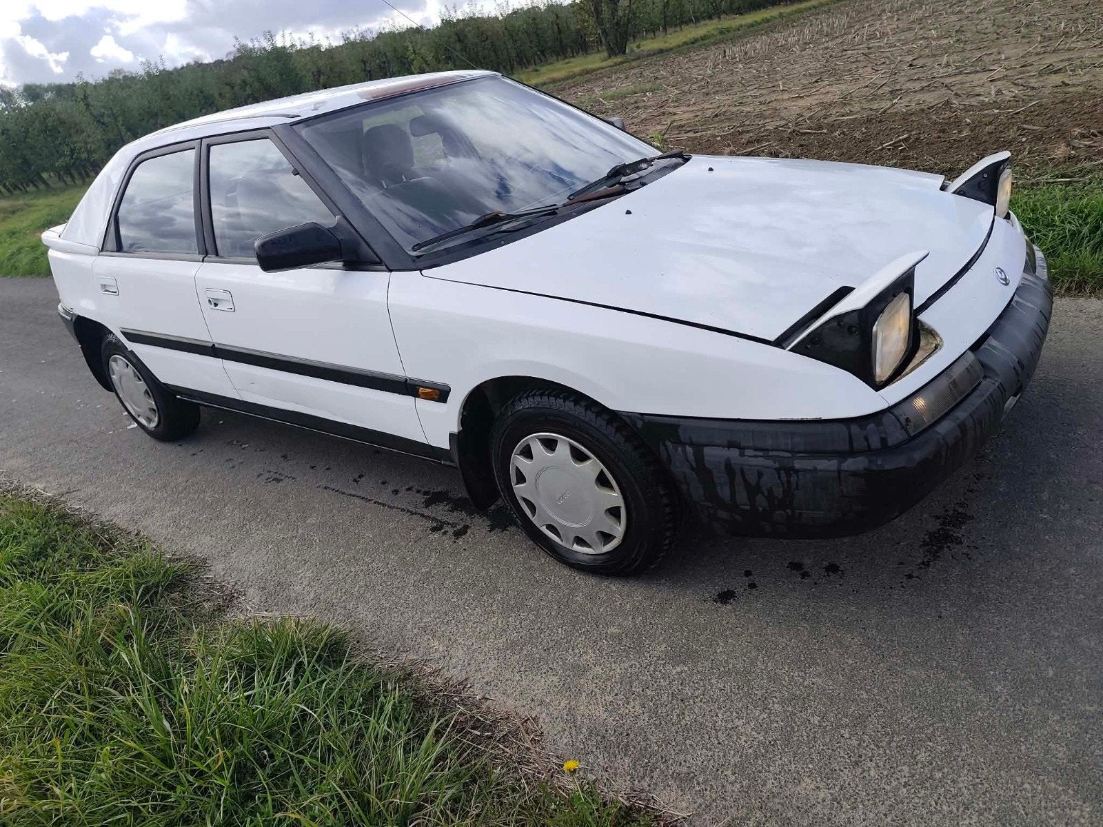 Mazda 323f, Autos, Boîte manuelle, 5 portes, 5 places, Particulier