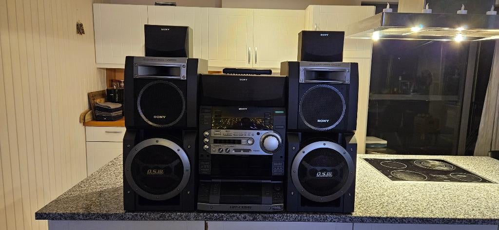 Sony LBT LX9AV, TV, Hi-fi & Vidéo, Chaîne Hi-fi, Utilisé, Deck cassettes ou Lecteur-enregistreur de cassettes, Lecteur CD, Tuner ou Radio