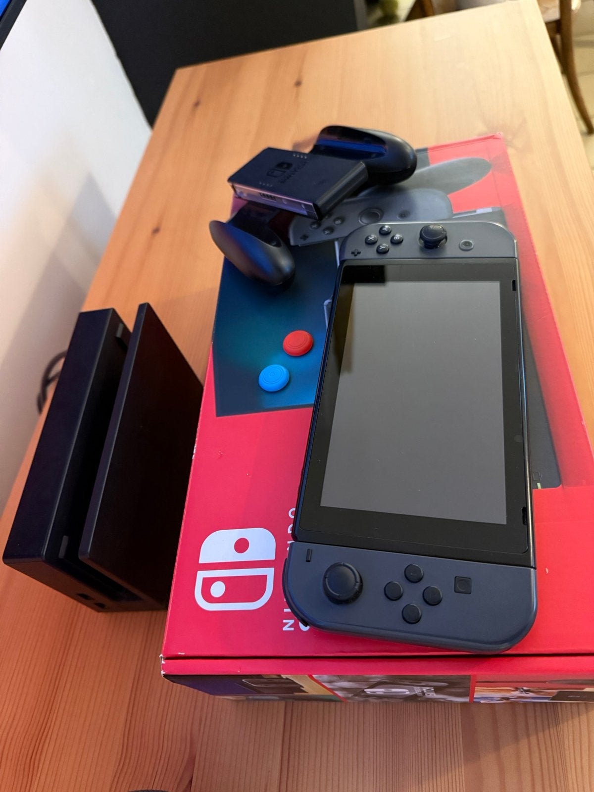 Nintendo Switch V2 (versterkt batterijmodel) Nieuwe joystick, Games en Spelcomputers, Ophalen of Verzenden, Zo goed als nieuw