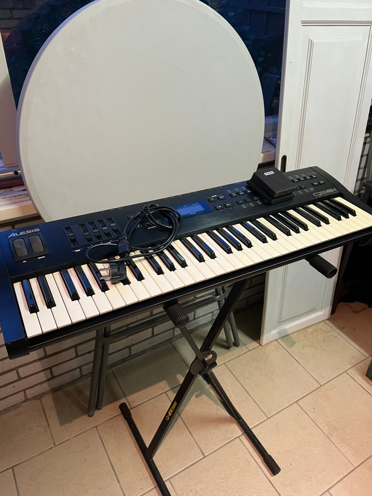 Synthétiseur Alesis QS6.1, Enlèvement, Comme neuf, 61 touches