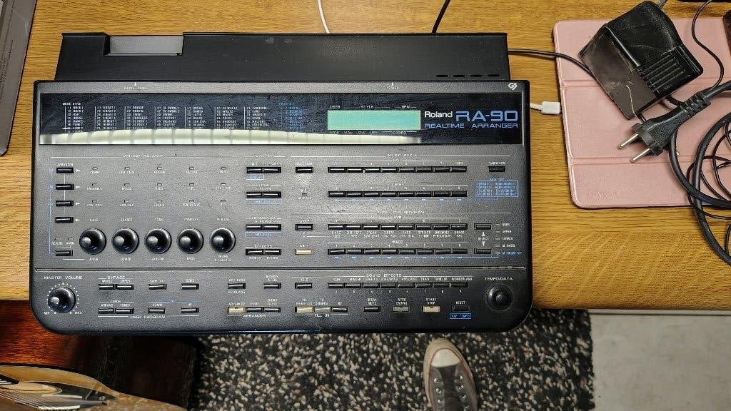 Arrangeur immobilier Roland RA-90, Enlèvement ou Envoi, Utilisé