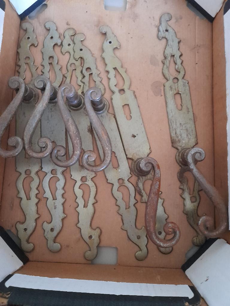 Drie antieke metalen deurklinken., Enlèvement, Utilisé, Fer, Loquet ou Poignée