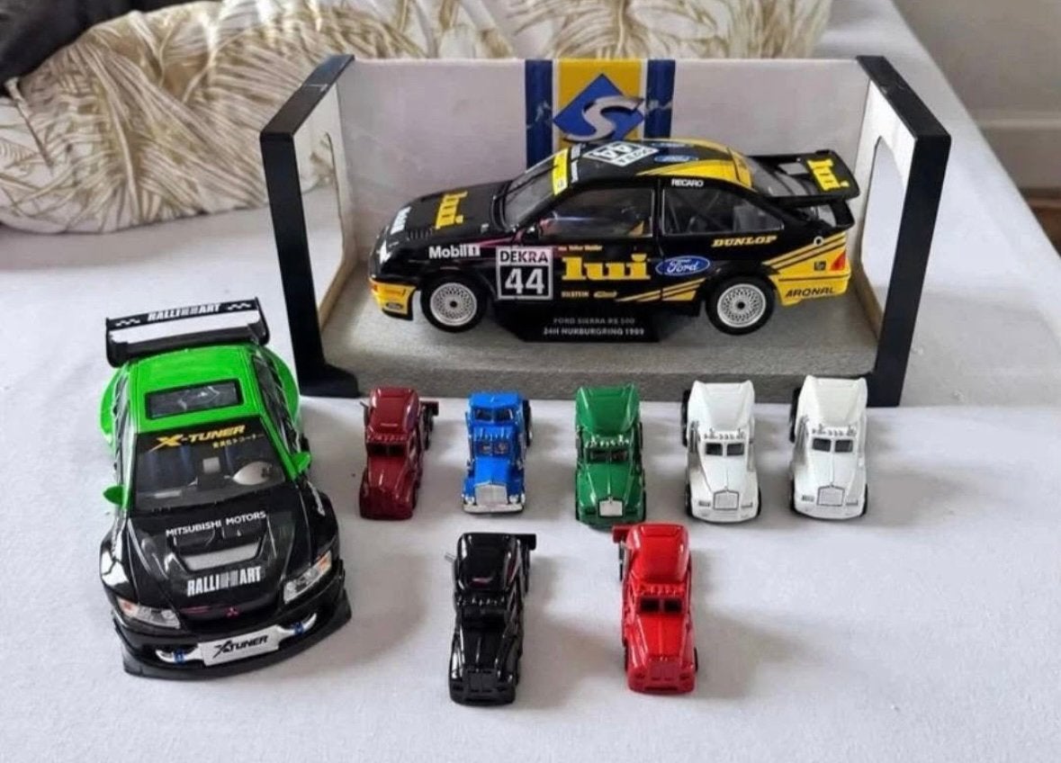 Lot de véhicules miniatures – 2 voitures et 7 camions, Ophalen, Zo goed als nieuw, Motor, Solido