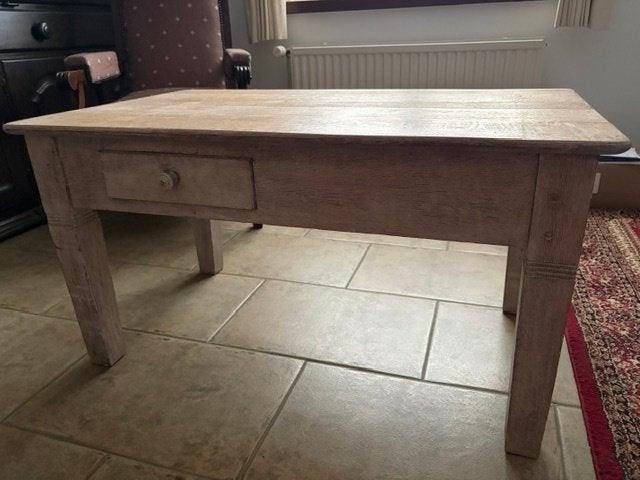 Belle table en bois massif, Enlèvement