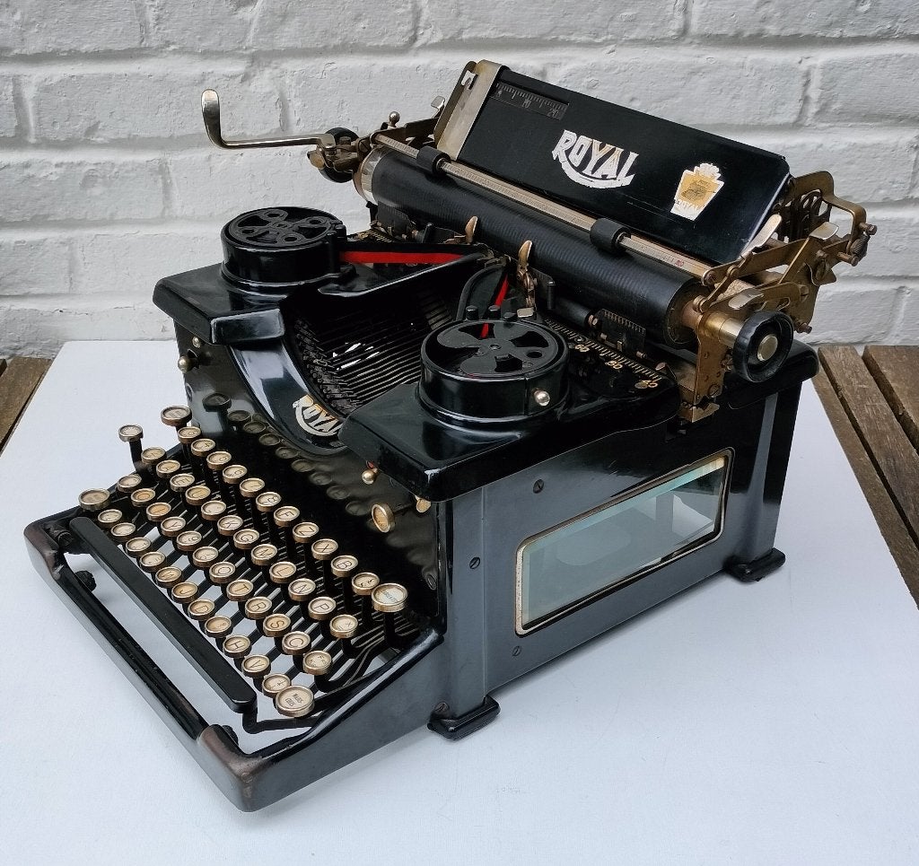 Antieke Royal 10 typemachine, glazen zijpanelen. AEU-klavier, Ophalen