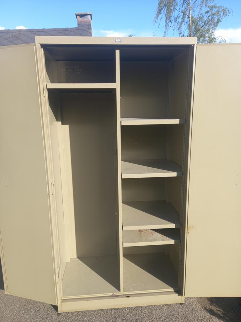 Armoires vestiaires très solides, Maison & Meubles, Enlèvement