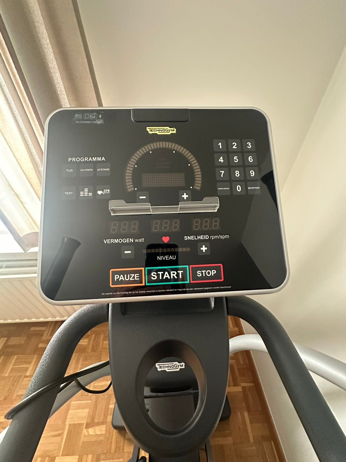 Cross technogym, Sport en Fitness, Ophalen, Zo goed als nieuw, Crosstrainer