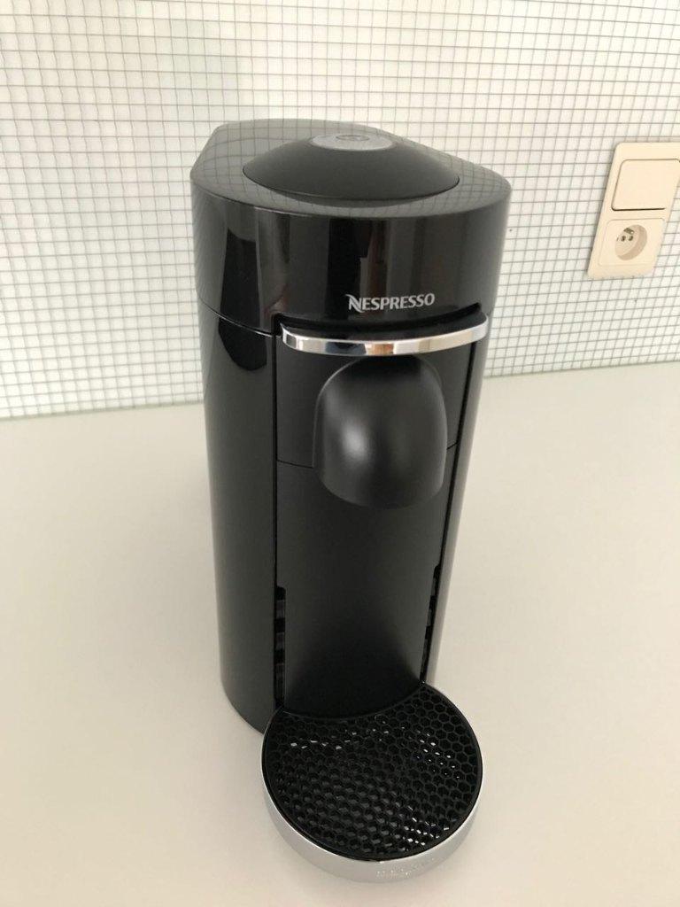NESPRESSO VertuoPlus Deluxe Black D, Ophalen of Verzenden, Zo goed als nieuw, Koffiemachine