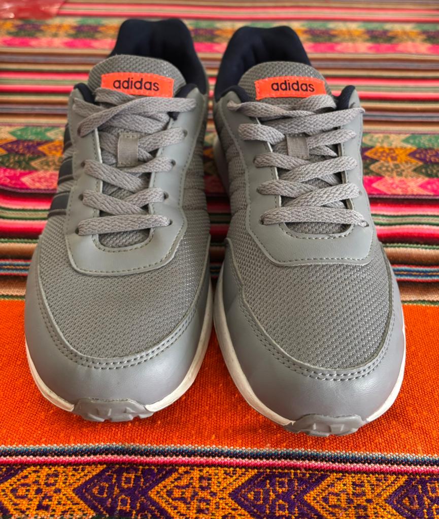 Chaussures ADIDAS, Enlèvement, Comme neuf