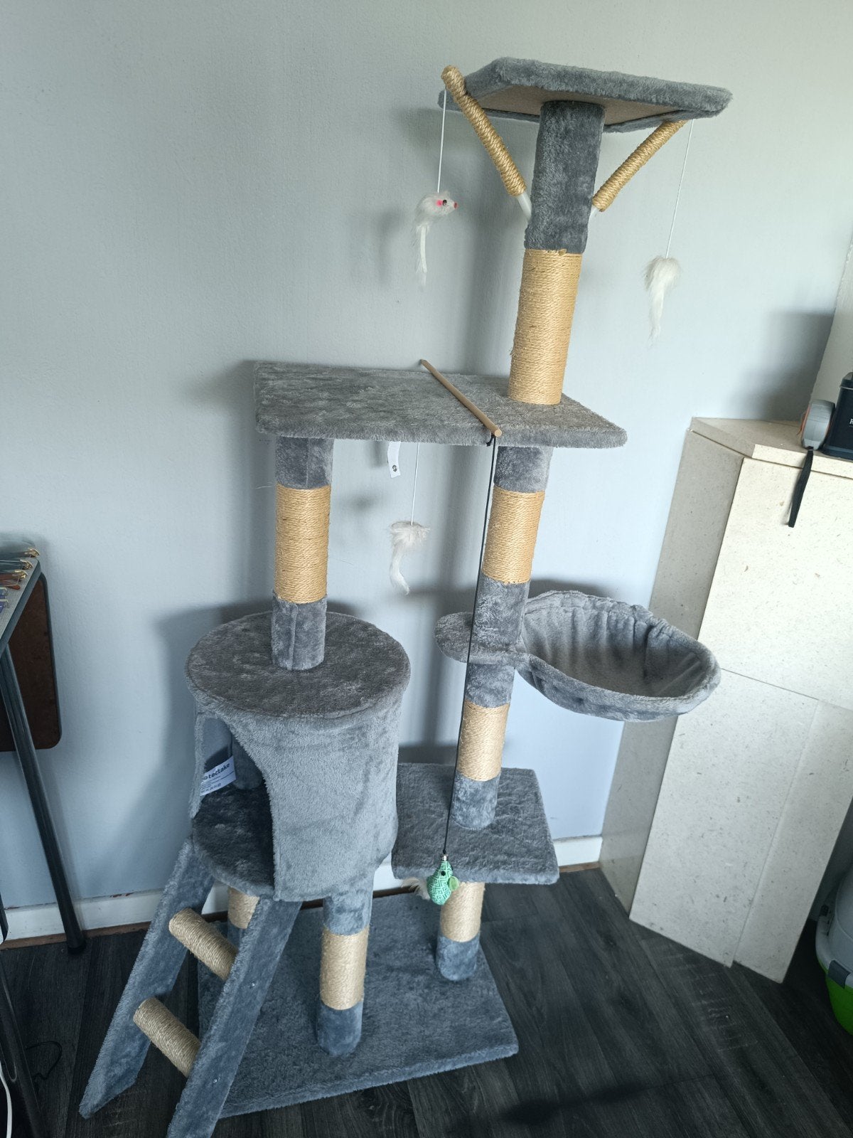 Arbre à chat multiniveau gris