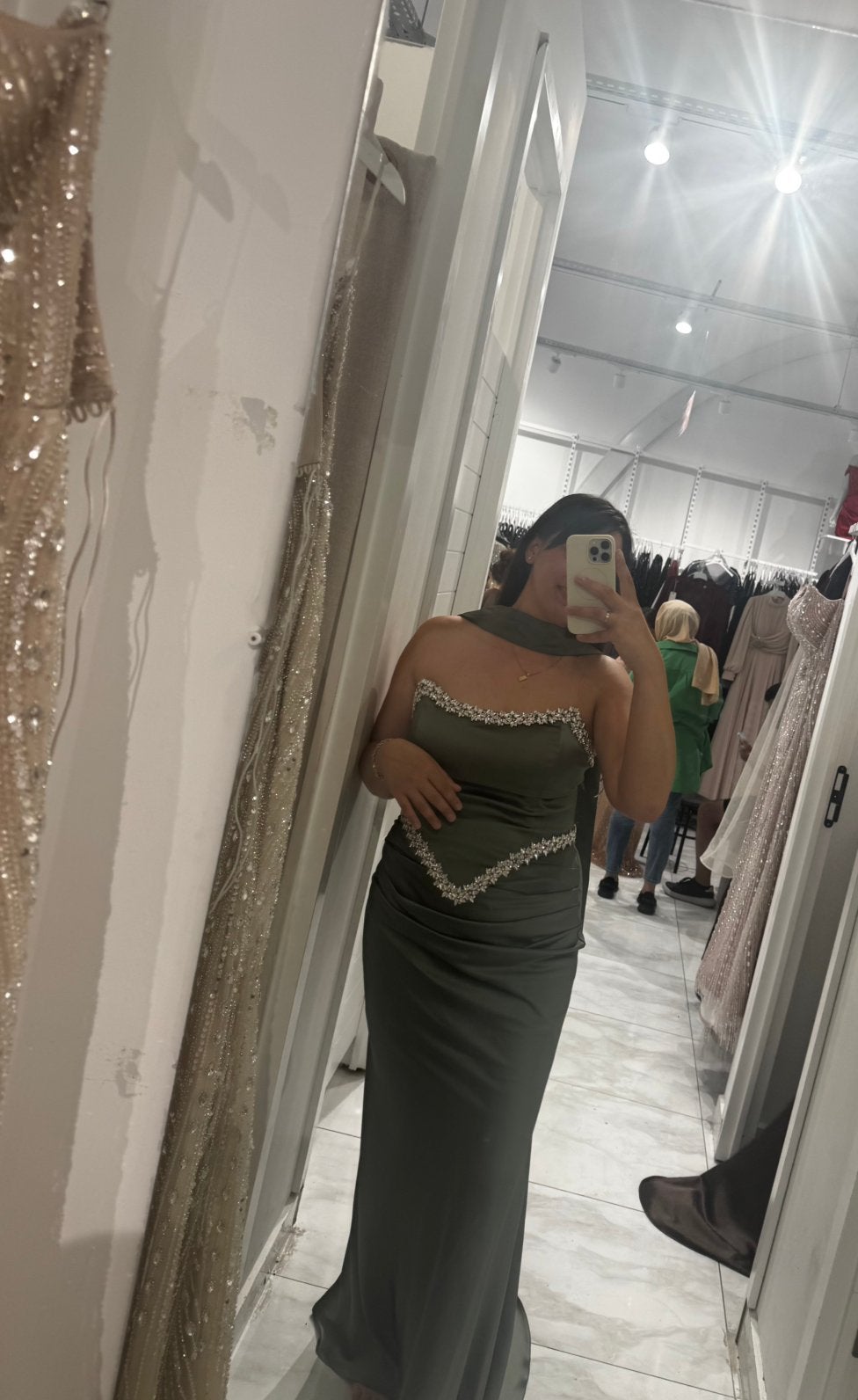 Robe de soirée taille 46 (plutot 44), Vêtements | Femmes, Enlèvement, Comme neuf