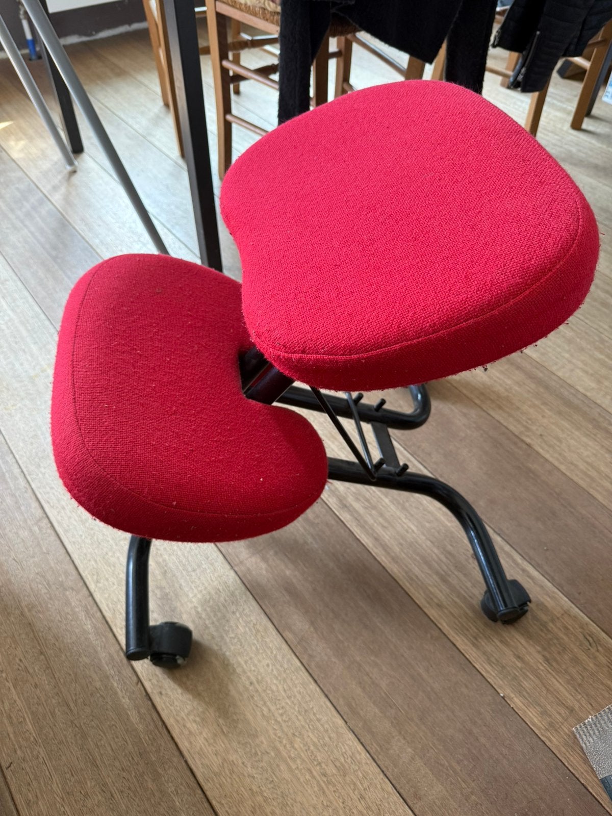 Verstelbare rode ergonomische stoel, Huis en Inrichting, Ophalen, Gebruikt, Bureaustoel, Rood