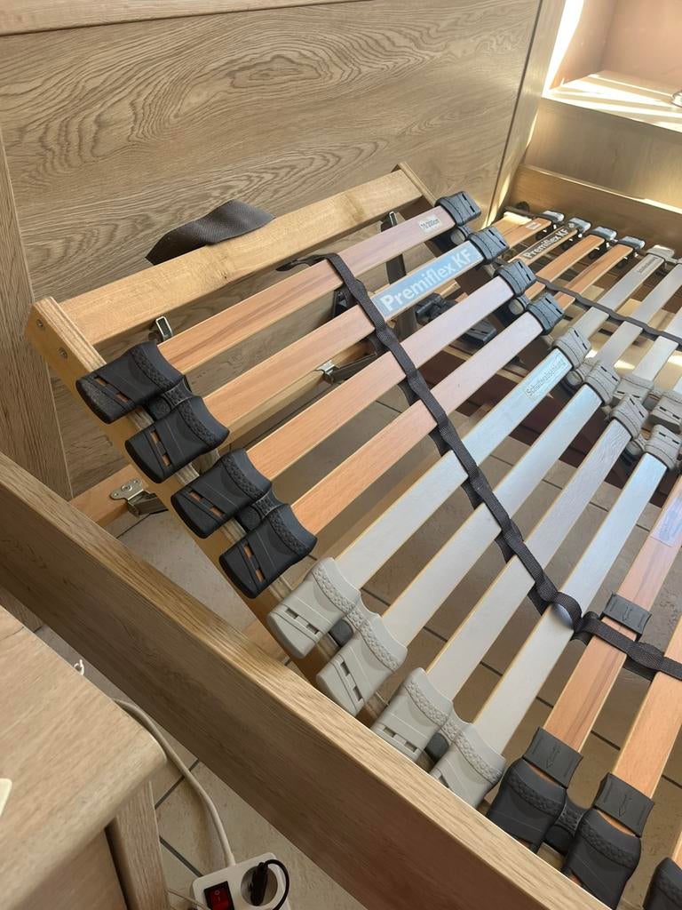 Bed 140x200 + 2 lattenbodems – goede staat, Huis en Inrichting, Slaapkamer | Matrassen en Bedbodems, Ophalen, Gebruikt, Tweepersoons