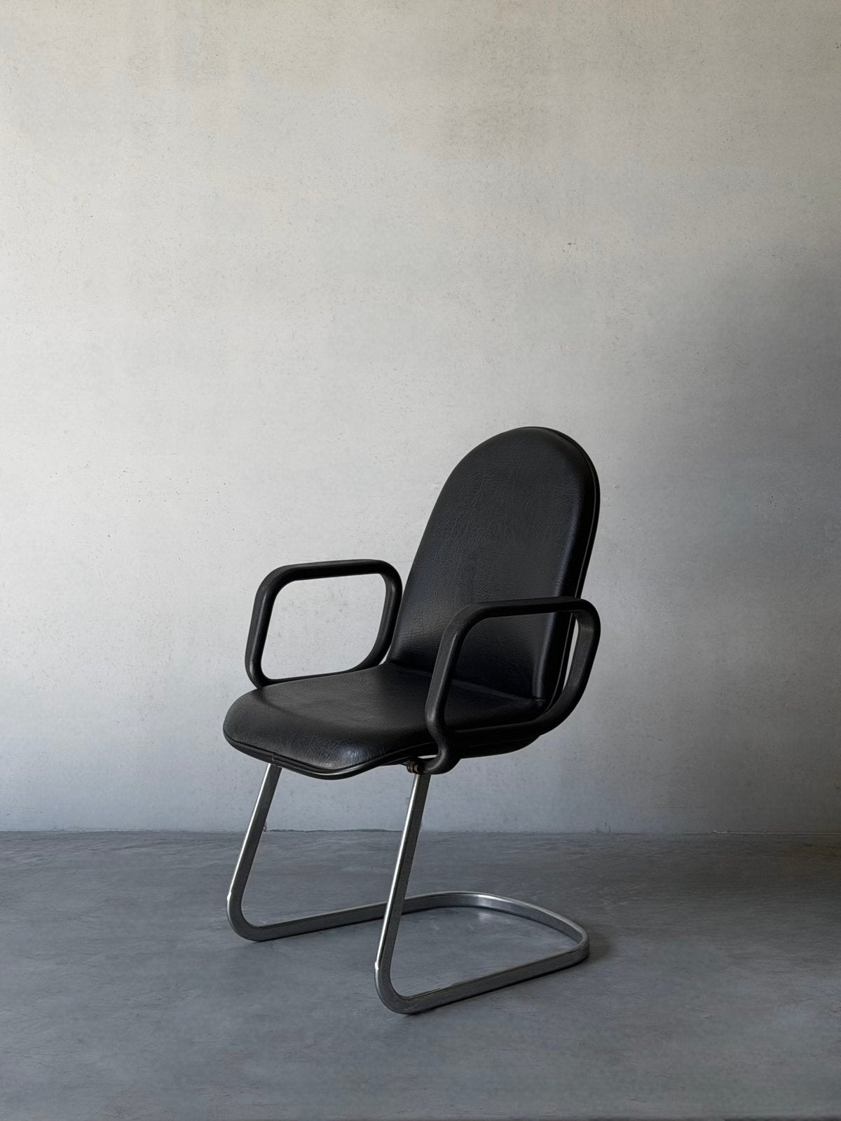 Vintage bauhaus Giroflex design bureaustoel – zwart & staal, Enlèvement, Comme neuf, Noir, Chaise de bureau