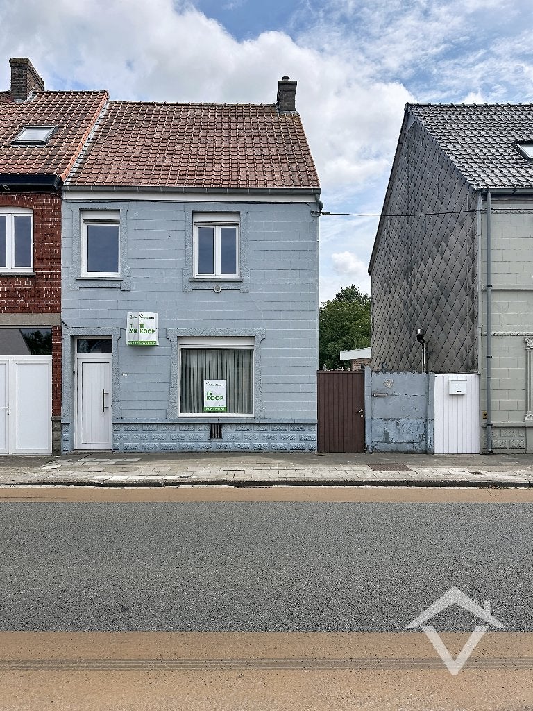 Woning met 3 slaapkamers en tuin te Eernegem, 500 à 1000 m², 484 kWh/m²/an, 3 pièces, Maison de coin
