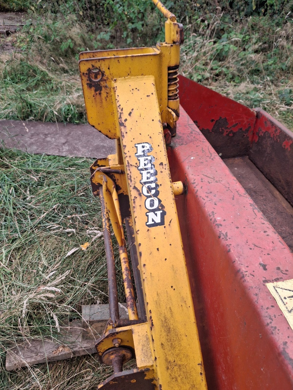Grondbak Peecon, Ophalen