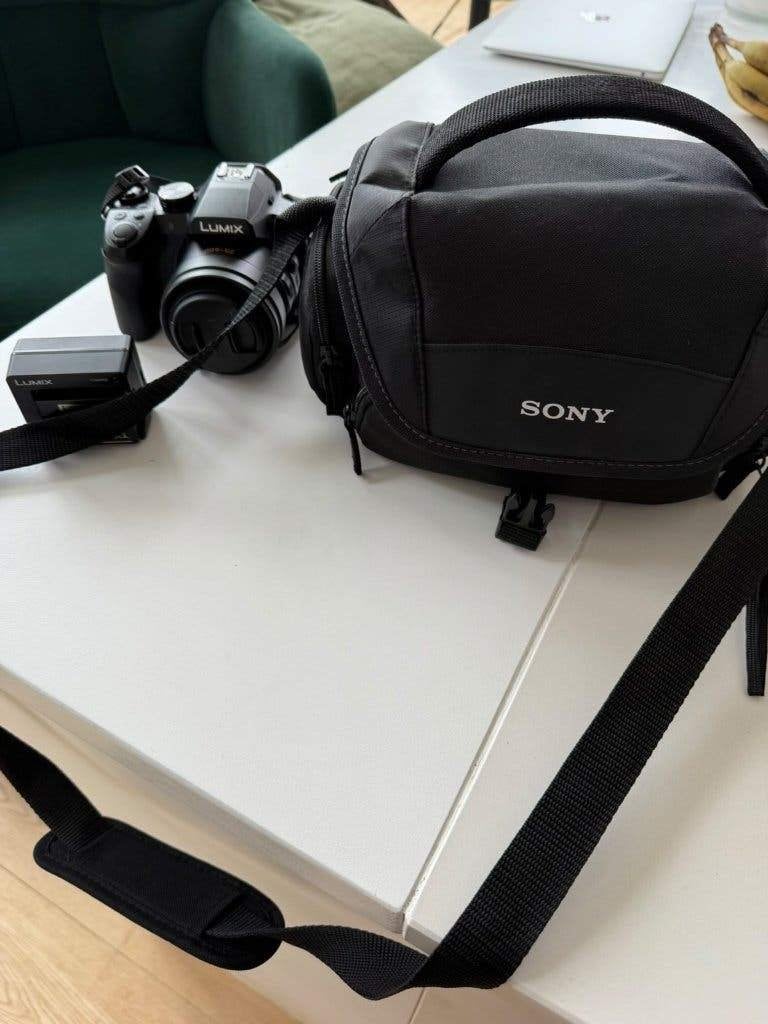 Panasonic Lumix FZ300 - bridge 4K zoom Leica - complet, TV, Hi-fi & Vidéo, Utilisé, 8 fois ou plus, Wi-Fi, Appareil photo bridge