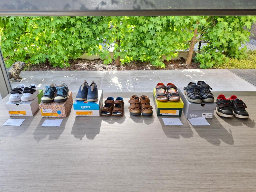 Schoenen / (turn) pantoffels / sandalen maat 24 - 28, Ophalen, Jongen, Schoenen