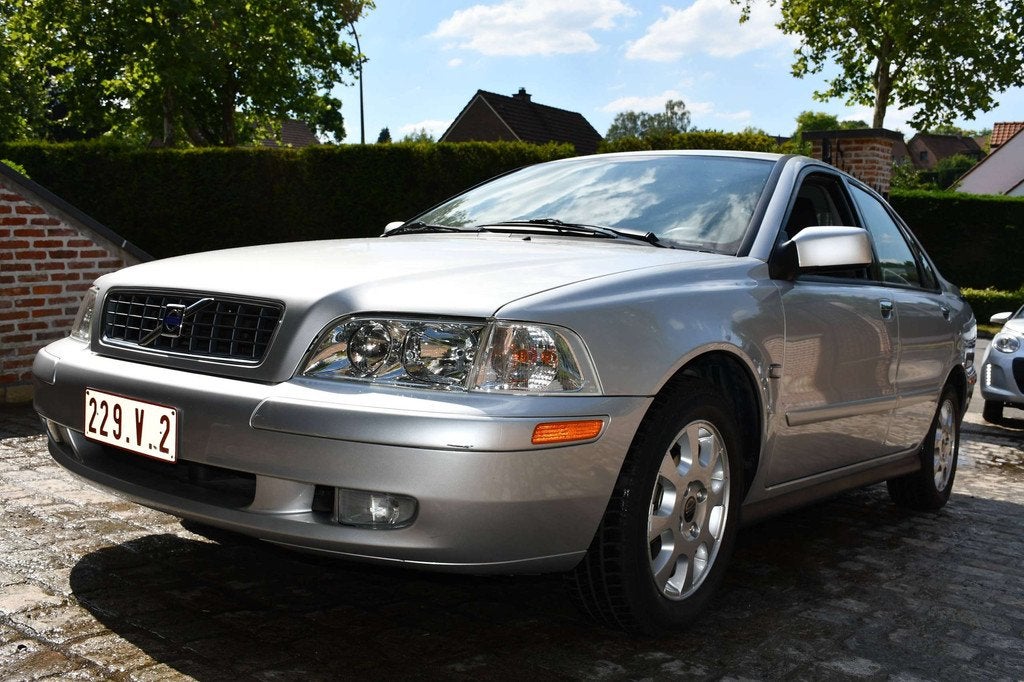 Volvo S40 2.0i 16v Luxury AC 20000km LIKE NEW NEW, Autos, Volvo, 1780 kg, Achat, 1948 cm³, 136 ch