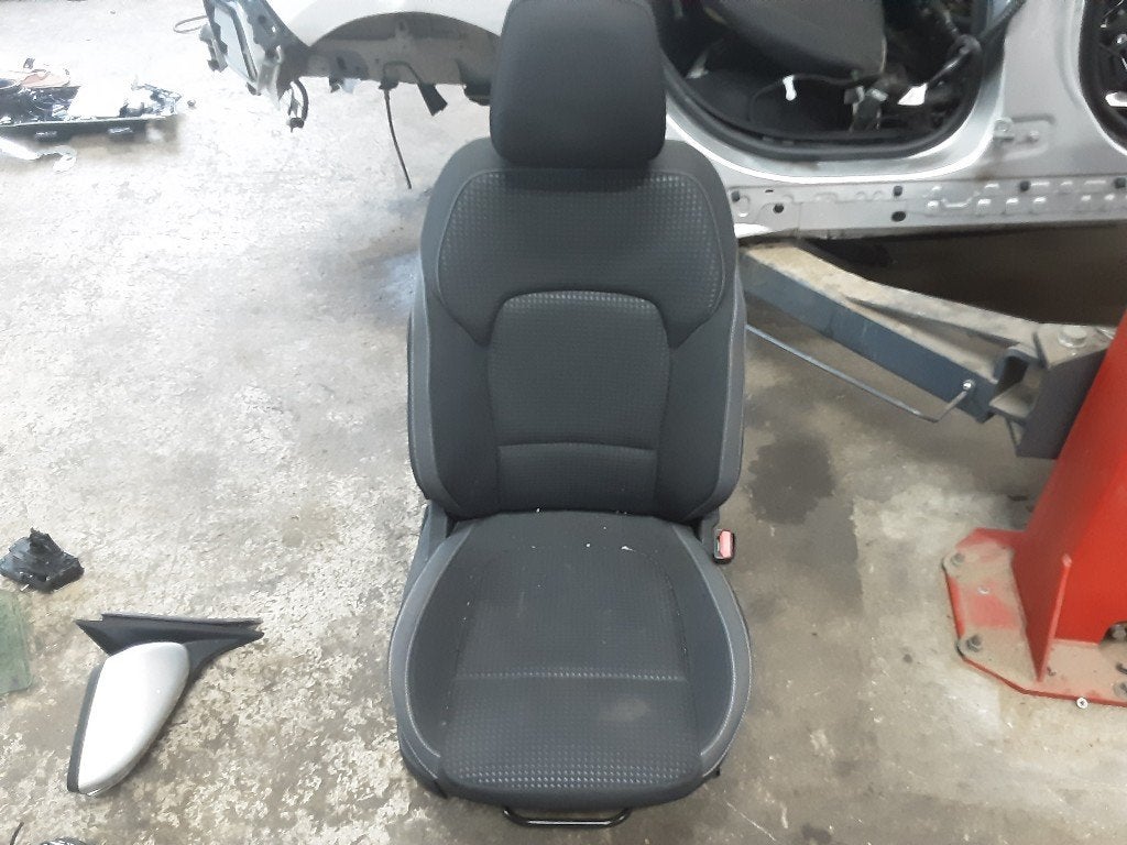 SIEGE AVANT DROIT ( PASSAGER ) Ford Focus 4, Autos : Pièces & Accessoires, Utilisé, Ford