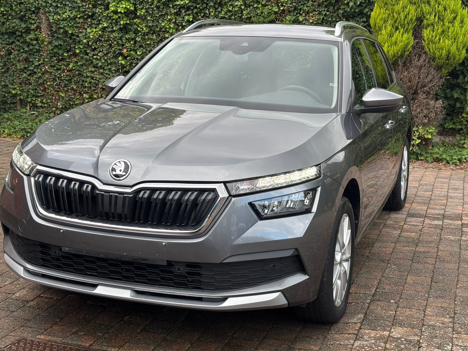 Skoda kamiq 1.0 TSI DSG7 Clever 81kW/110pk 5D/P Auto-7, Autos, Argent ou Gris, Achat, Entreprise, Entretenue par le concessionnaire