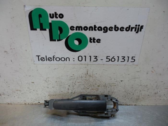 Poignée portière 2portes gauche d'un Seat Arosa (Arosa 00-, -, 3 mois de garantie, Utilisé, -