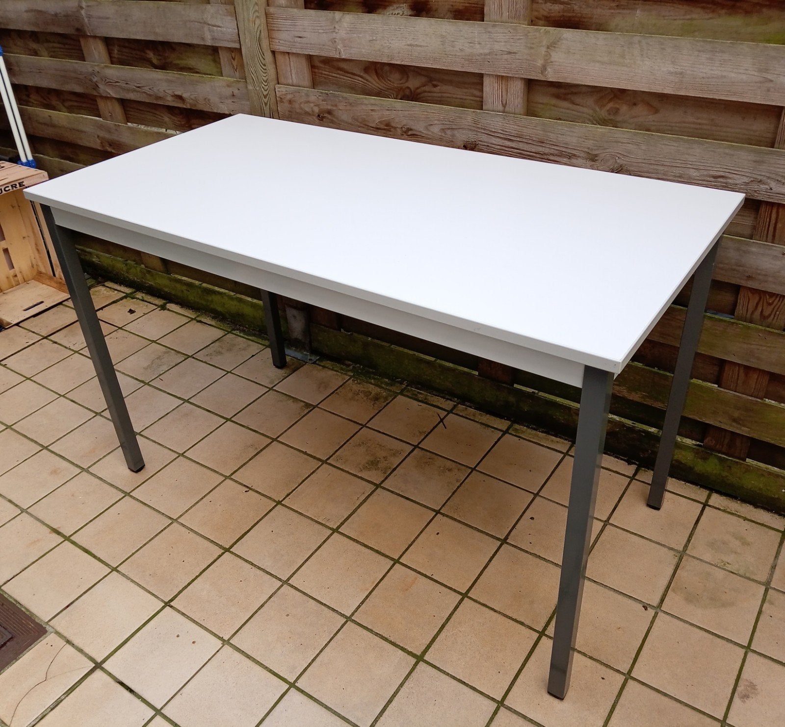 Eet tafel, Ophalen