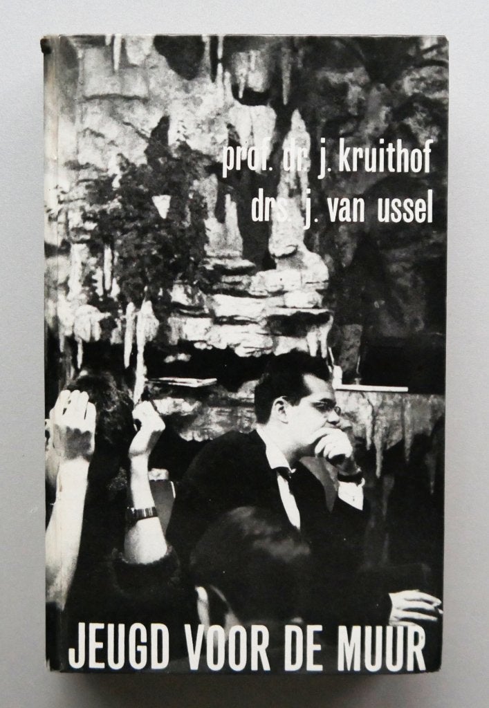 Jeugd voor de muur, Livres, Philosophie, Enlèvement ou Envoi, Comme neuf
