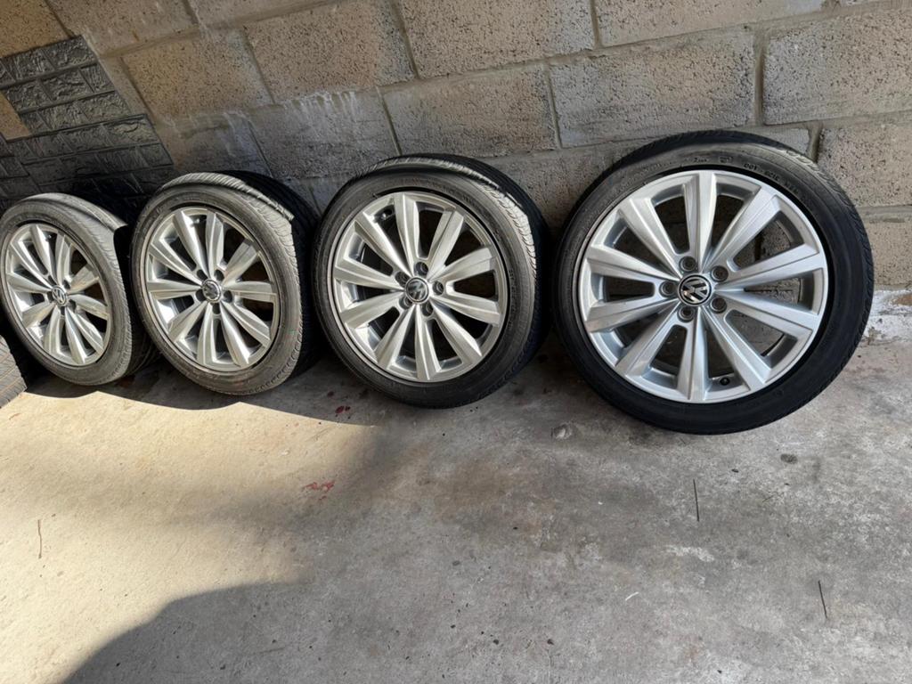 Volkswagen Polo velgen met zomerbanden  215.45.16, Auto-onderdelen, Banden en Velgen, Ophalen