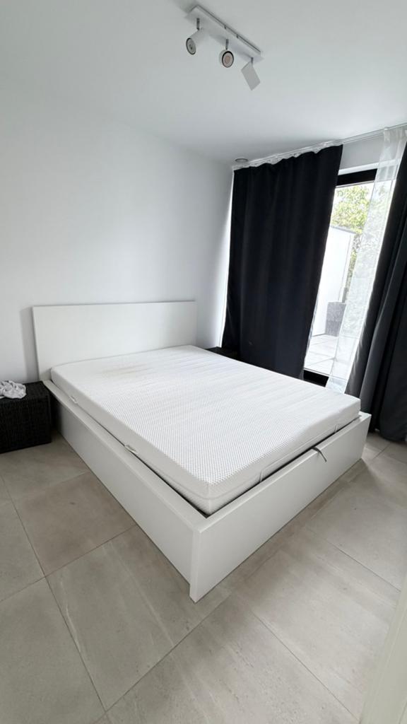 Lit coffre avec matelas à mémoire de forme, Ophalen of Verzenden, Zo goed als nieuw