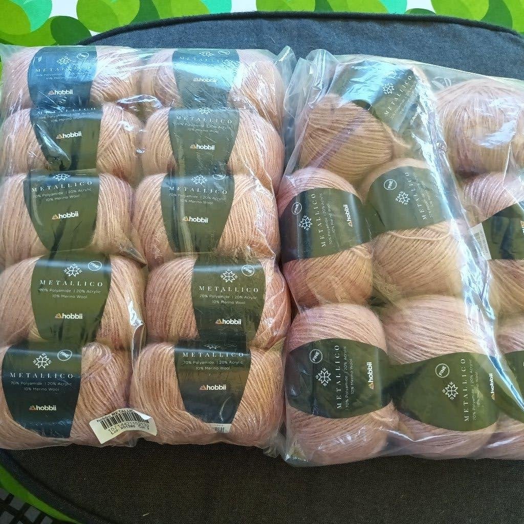 Pakket Breiwol NIEUW 18 bollen, Hobby en Vrije tijd, Breien en Haken, Ophalen of Verzenden, Nieuw, Breien, Wol of Garen