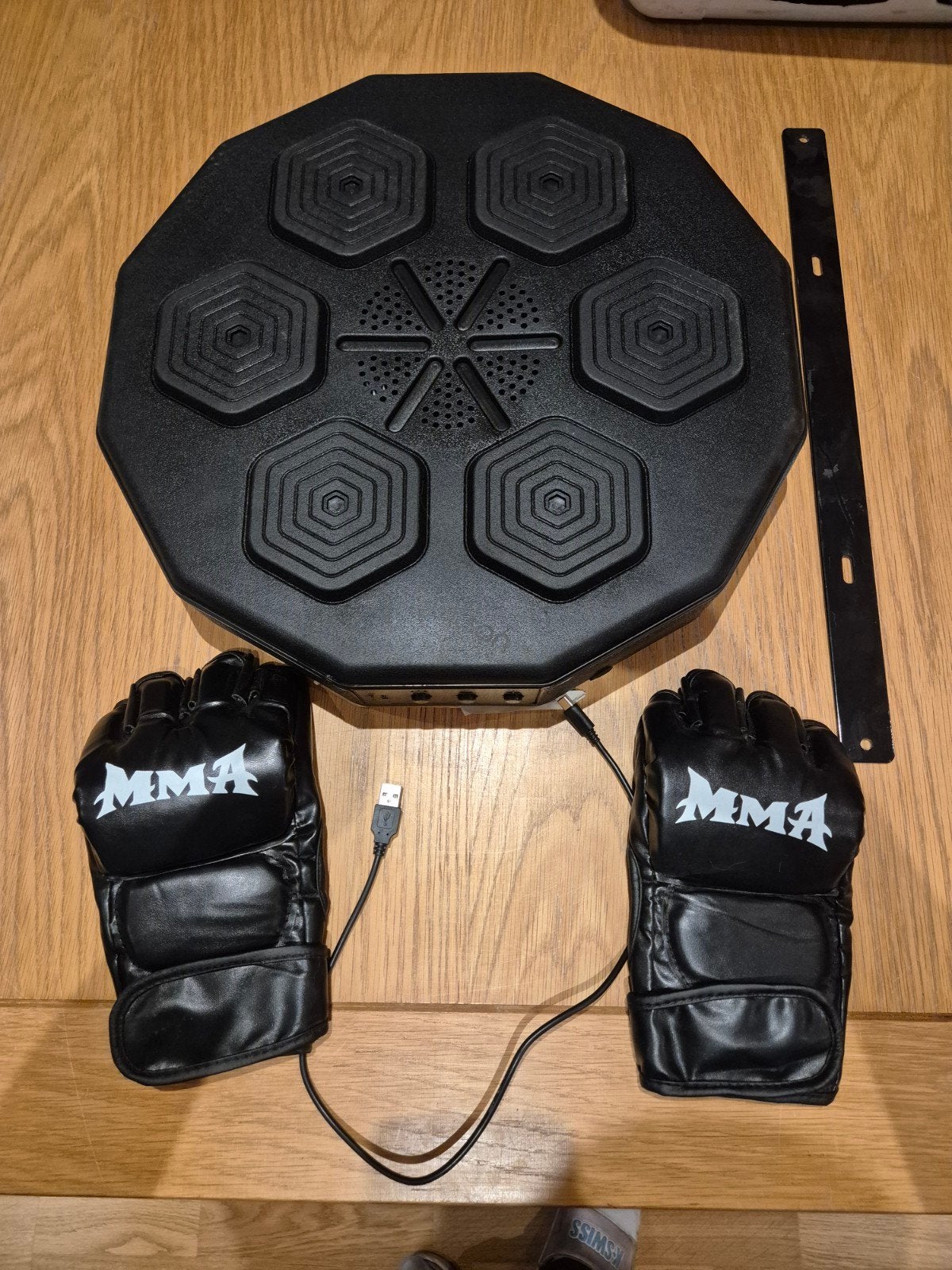 Boxing trainer met muziek, Ophalen, Zo goed als nieuw, Bokszak