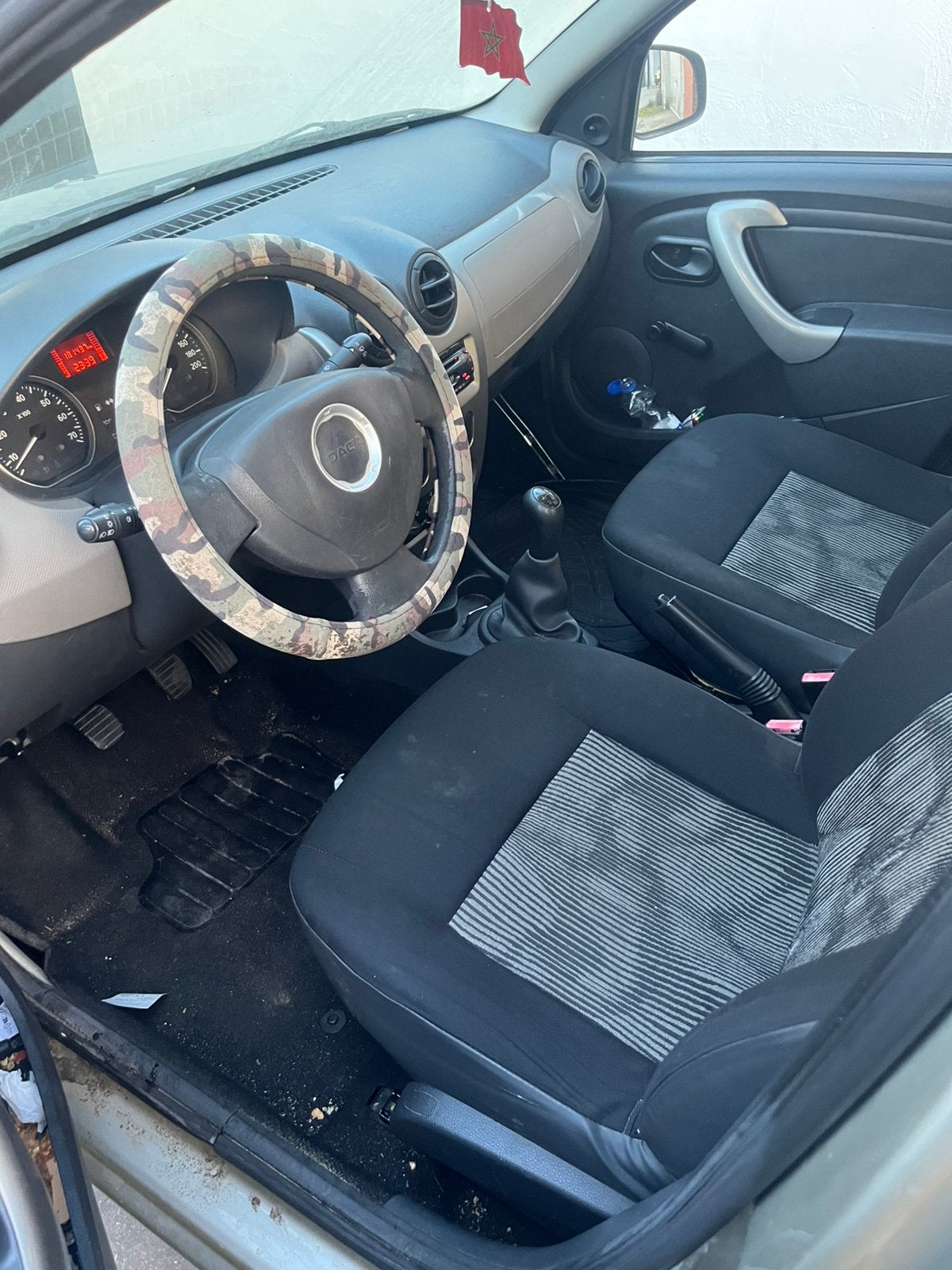 Dacia sandero, Auto's, Zwart, 1198 cc, Beige, Handgeschakeld