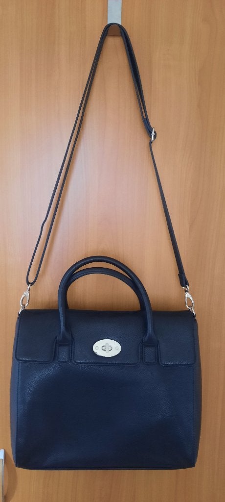 Sac en cuir en excellent état 25 € prix negociable, Bijoux, Sacs & Beauté, Sacs | Sacs Femme, Enlèvement, Comme neuf, Sac à bandoulière
