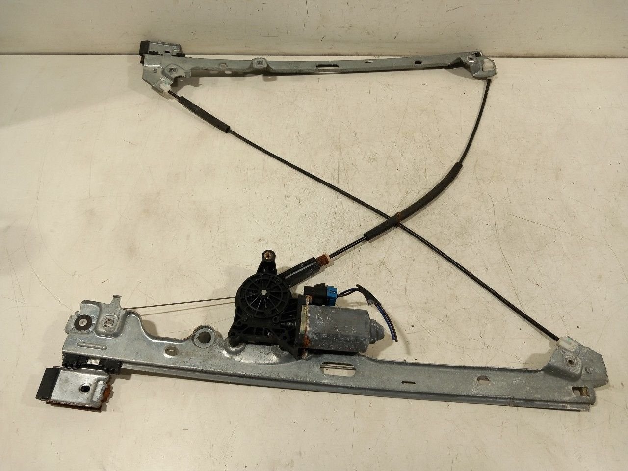 Raammechaniek elektrisch rechts voor Chevrolet Avalanche, Onderdelen@venauto.nl, Van der Ven Autorecycling B.V., Ettenseweg 76, 4706 PB Roosendaal, The Netherlands