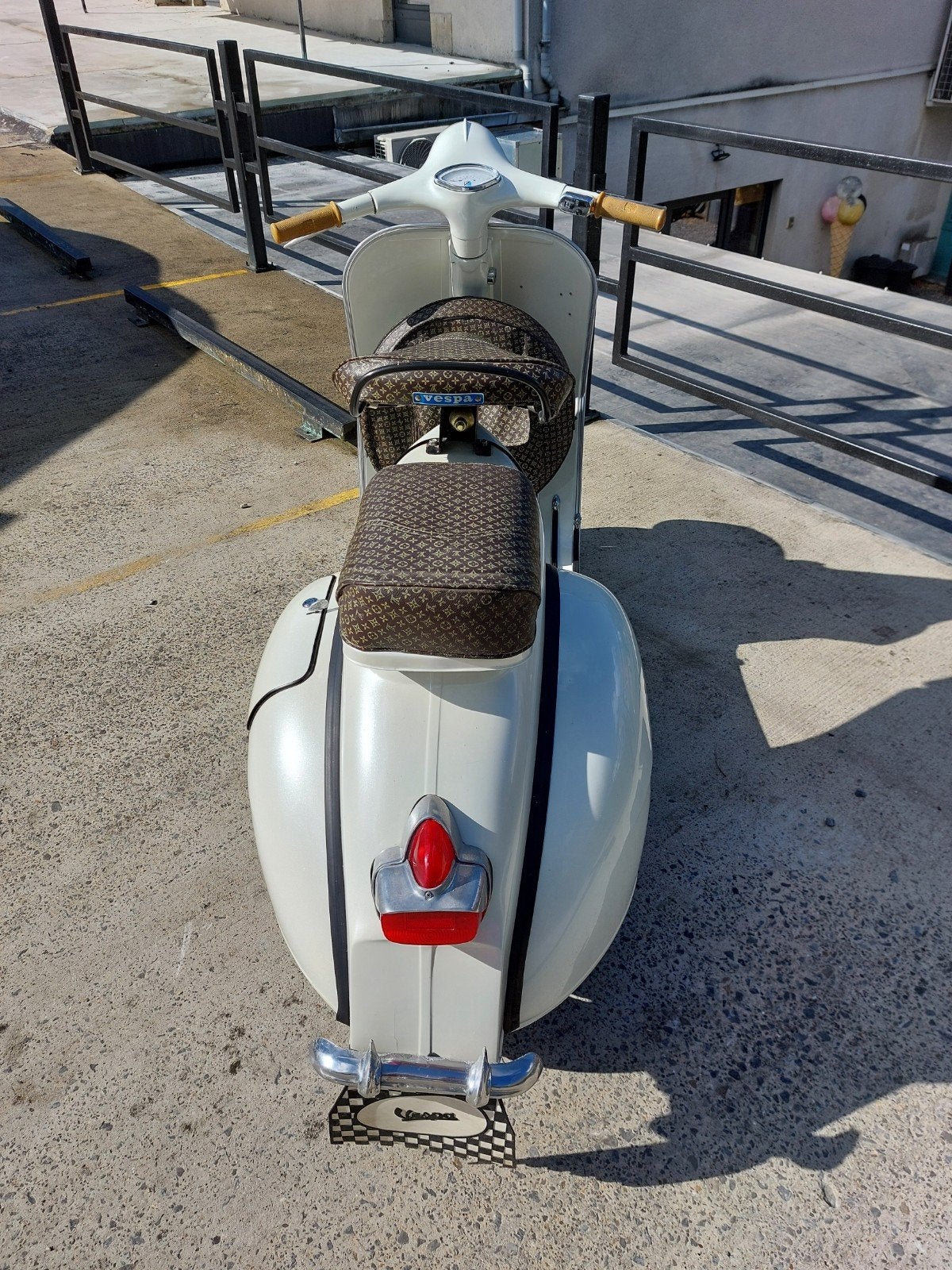 Vespa ancêtre, Vélos & Vélomoteurs, Enlèvement