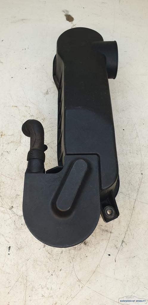Luchtinlaat carterventilatie SLK R170 200 compressor 1110940, Gebruikt, Mercedes-Benz AG, Mercedes-Benz, Mercedesstrasse 120
70372  Stuttgart, DE
