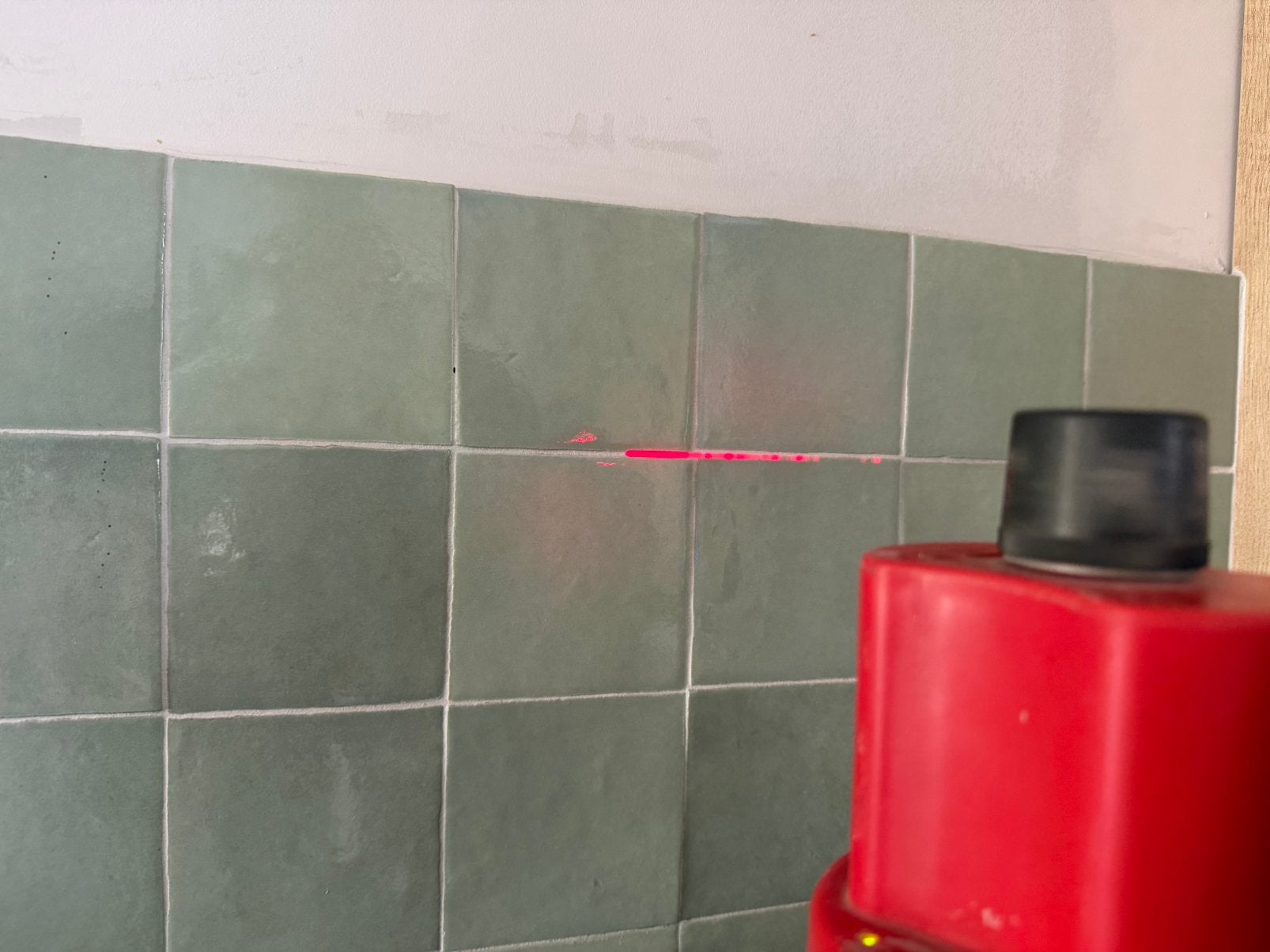 Laser waterpas met statief in koffer, Doe-het-zelf en Bouw, Meetapparatuur, Ophalen, Gebruikt