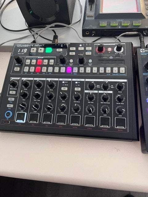 Arturia Drumbrute Impact (Analoge Drumcomputer), Musique & Instruments, Enlèvement, Neuf