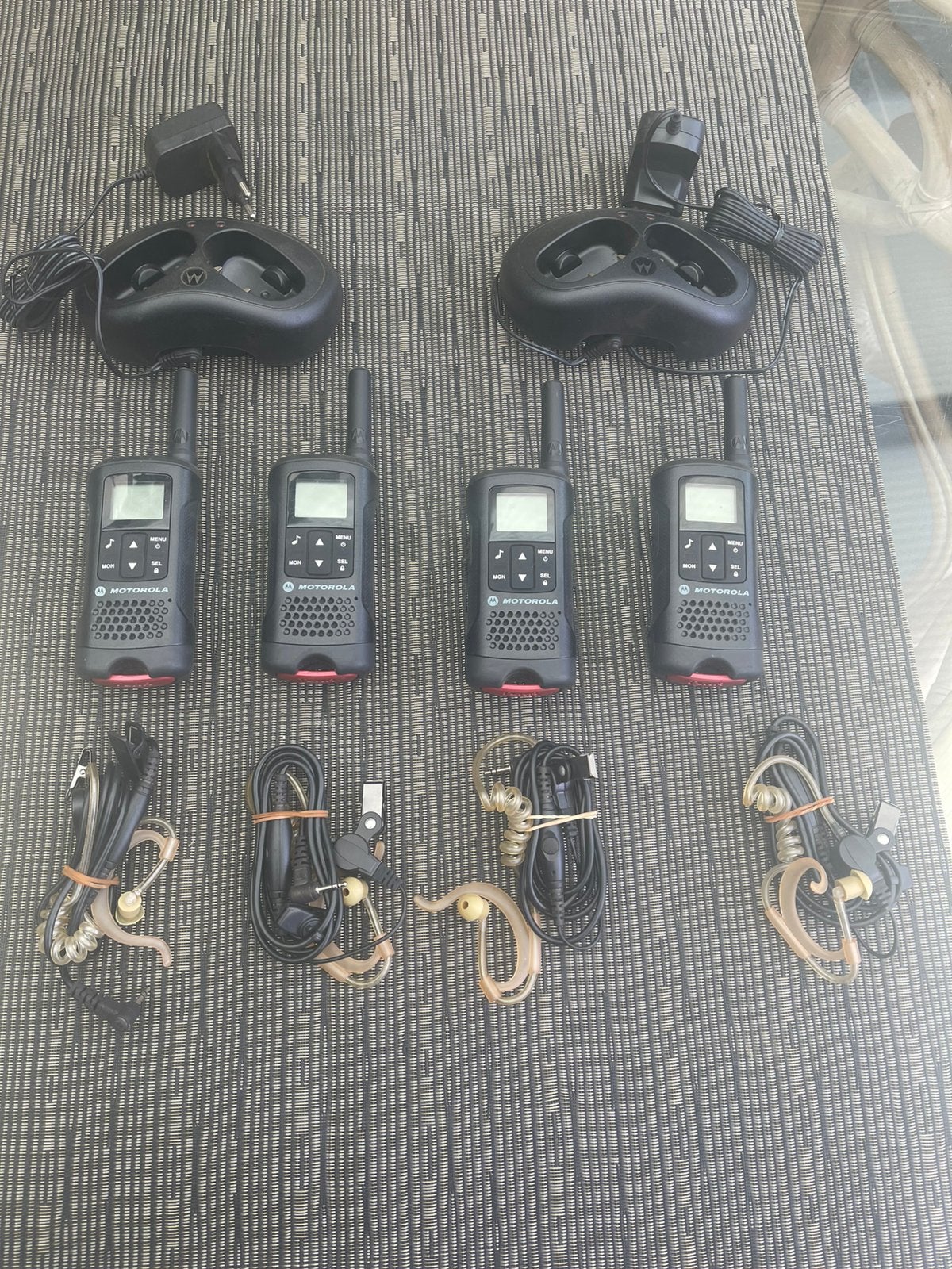 Motorola TLKR T60 Quad-set (4 portofoons), Télécoms, Téléphonie mobile | Accessoires & Pièces, Enlèvement ou Envoi, Comme neuf