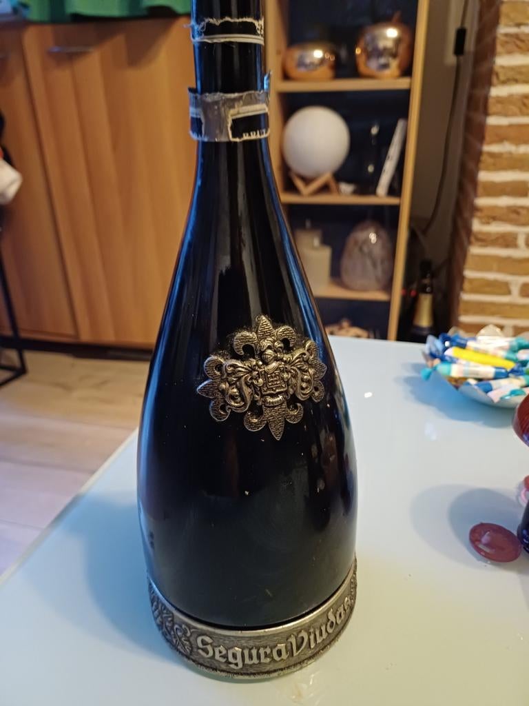 Segua Viudas Cava Brut lege fles 1.5 L Spanje, Ophalen of Verzenden, Gebruikt, Spanje