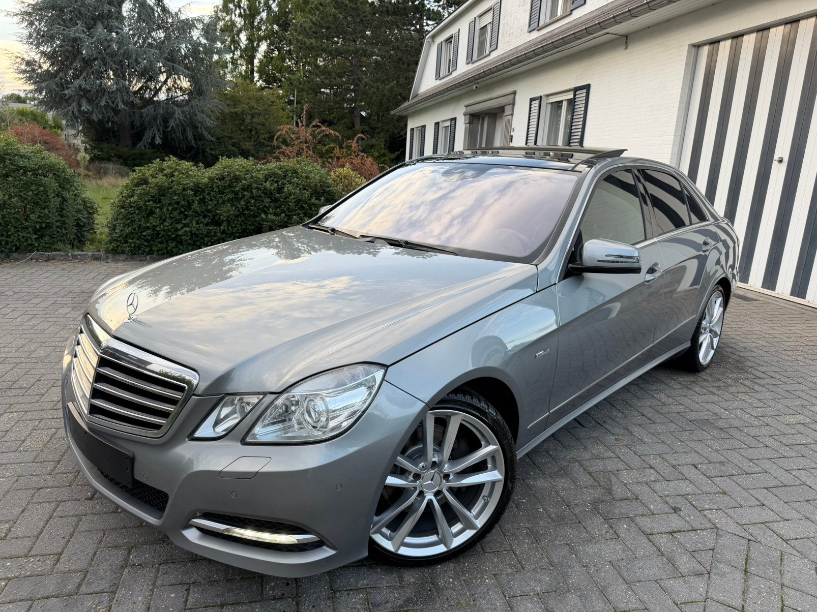 Mercedes E250 CDI- Édition limitée -Homologuée-Parfait état!, Autos, Achat, Phares entièrement LED, Noir, 5 portes