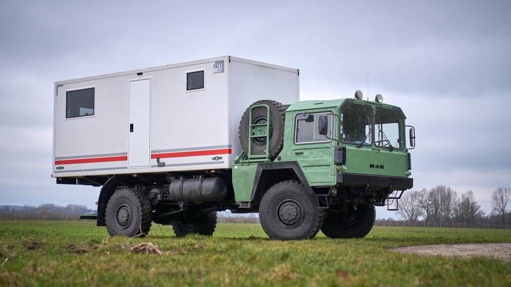 Expeditie camper MAN kat, Caravans en Kamperen, Overige merken, Buscamper of Camperbus, Half-automaat, 7 tot 8 meter