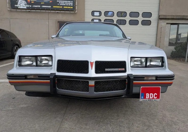 Pontiac Grand-Prix aero coupe 2+2 (bj 1986, automaat), foto 3