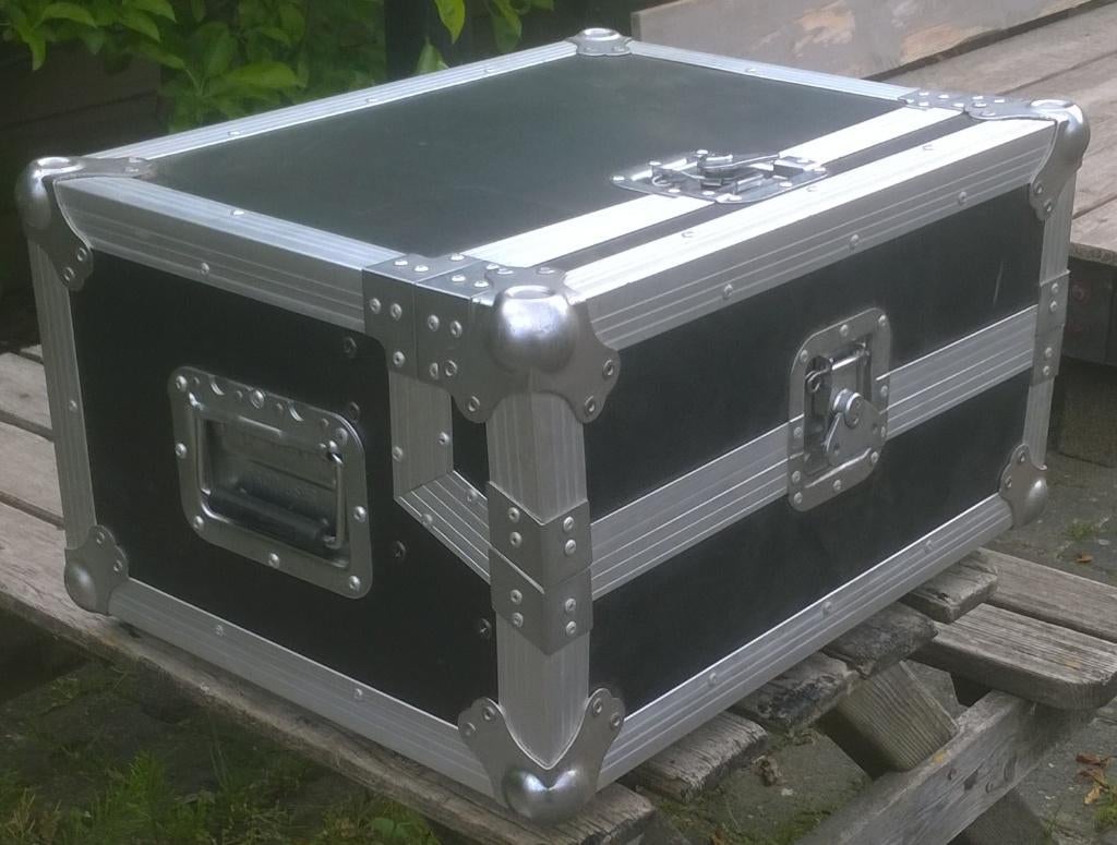 Flightcase 53 x 41 x 28 cm, 2HE + 2HE, Muziek en Instrumenten, Ophalen of Verzenden, Zo goed als nieuw, Overige instrumenten, Flightcase