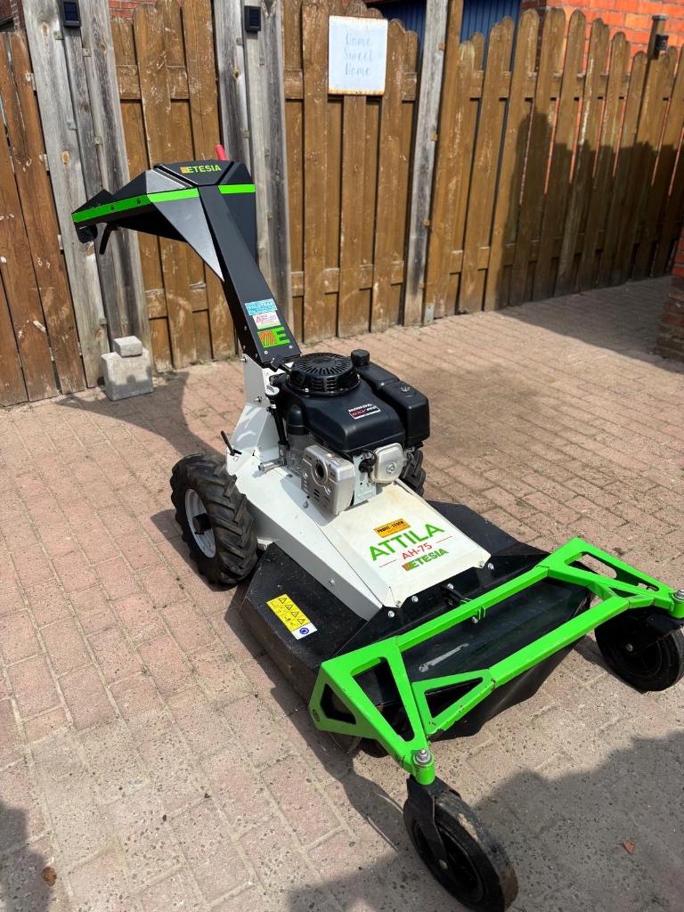 Etesia Attila AH75 Ruwterreinmaaier – Topstaat – Weinig uren, Cirkelmaaier, Versnellingen, Zo goed als nieuw, Benzine-grasmaaier